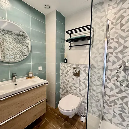 2p Piscine - Parking - Vue - Appartement Antibes