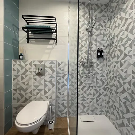 2p Piscine - Parking - Vue - Antibes