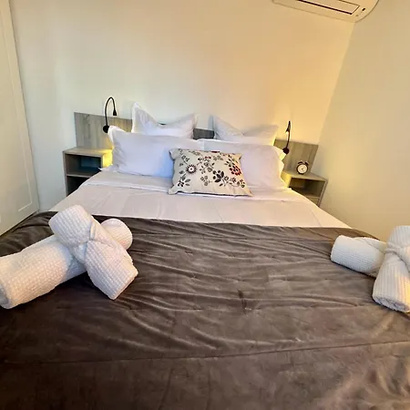 2p Piscine - Parking - Vue - * Antibes