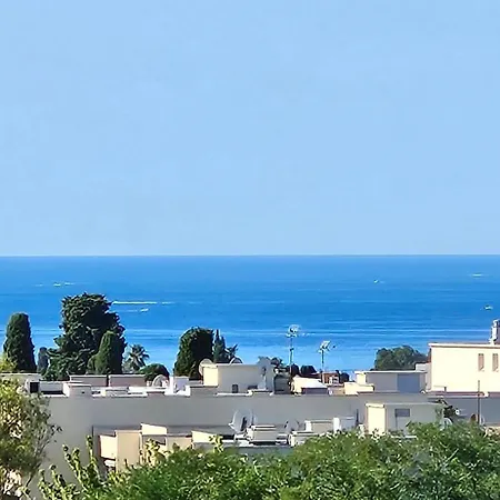 2p Piscine - Parking - Vue -