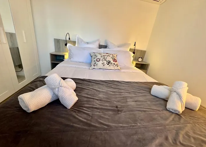 2p Piscine - Parking - Vue - * Antibes